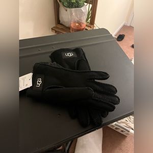 UGG Australia Black Sheep Skin Bow Gloves